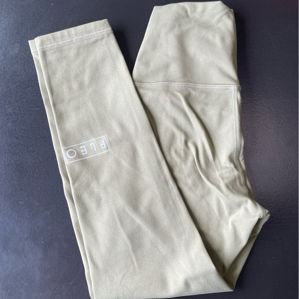 FLEO Olive Green crop Leggings